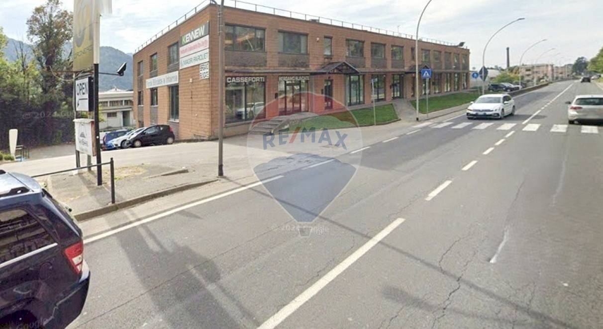 Edificio all\'aperto - Locale Commerciale Via Case Sparse Europa
 
13, Nembro - foto 1