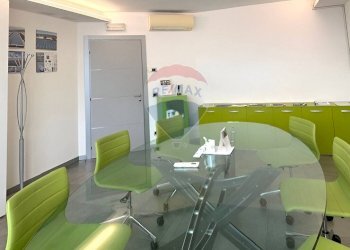 Sala da pranzo - Locale Commerciale Via Case Sparse Europa
 
13, Nembro - foto 7