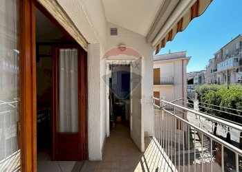 Balcone - Trilocale Via Nazario Sauro
 
28, Ischitella - foto 9