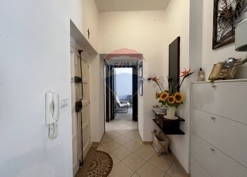 Hall / corridoio - Trilocale Via Nazario Sauro
 
28, Ischitella - foto 12