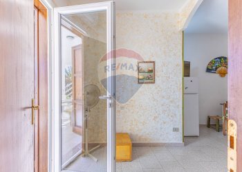 Hall / corridoio - Trilocale Via Giuseppe Parini
 
21, Valledoria - foto 11