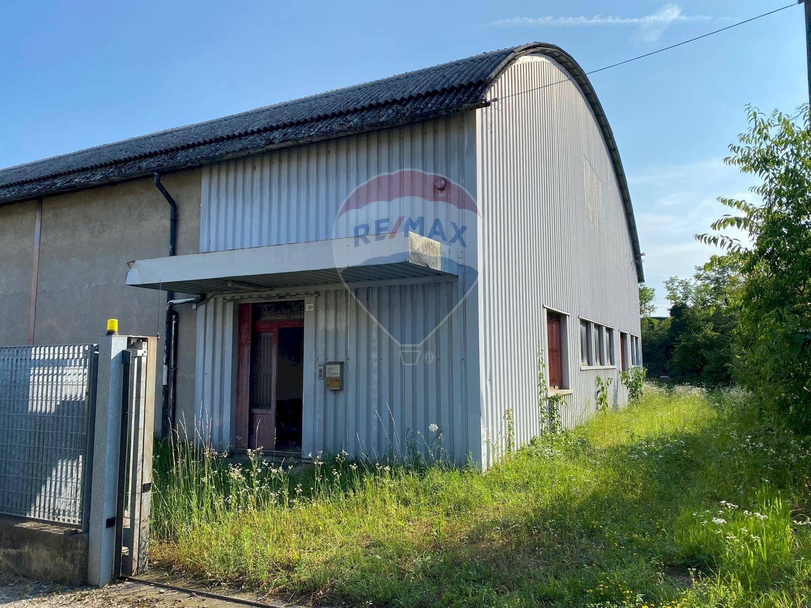 Casa all\'aperto - Capannone Via Cave Ticino
 
28, Robecchetto con Induno - foto 1