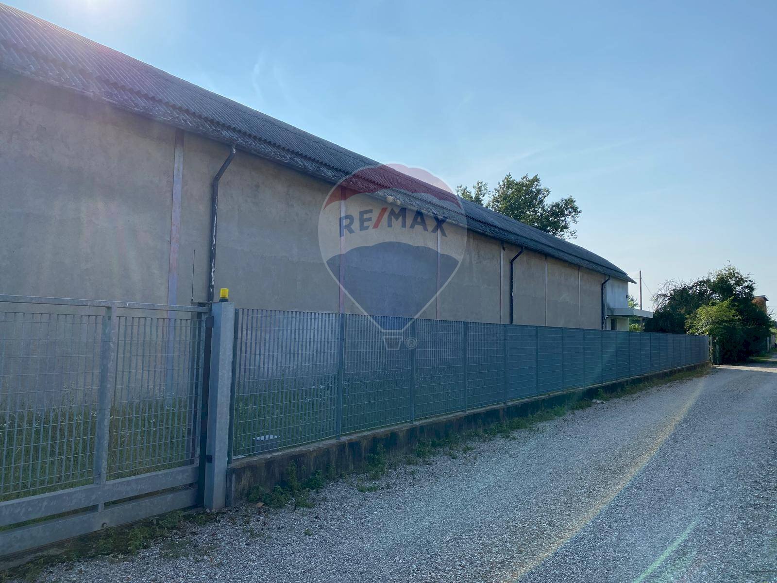 Casa all\'aperto - Capannone Via Cave Ticino
 
28, Robecchetto con Induno - foto 2