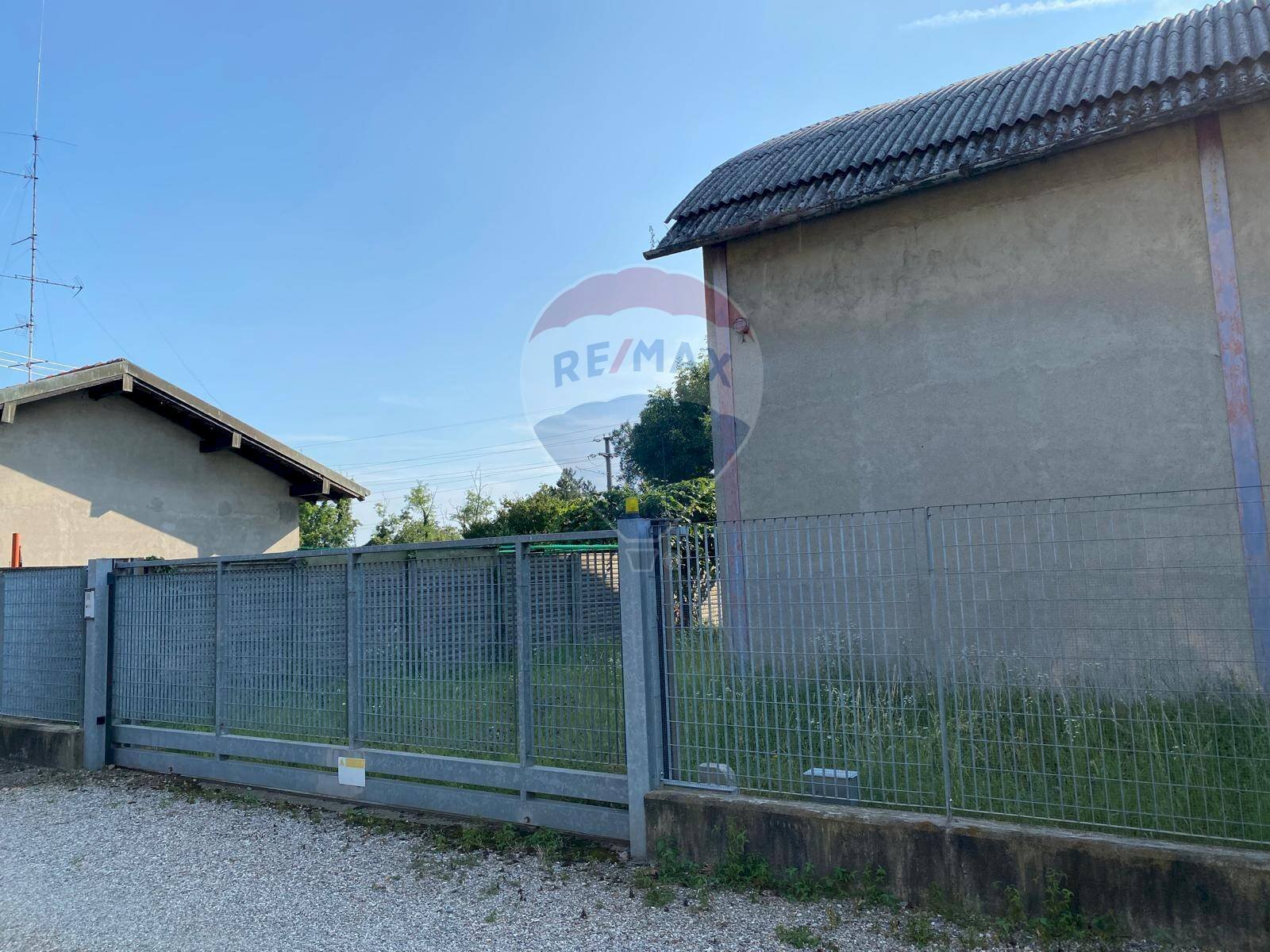 Casa all\'aperto - Capannone Via Cave Ticino
 
28, Robecchetto con Induno - foto 3