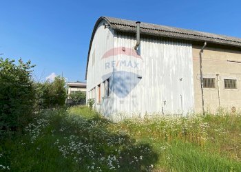 Casa all\'aperto - Capannone Via Cave Ticino
 
28, Robecchetto con Induno - foto 6