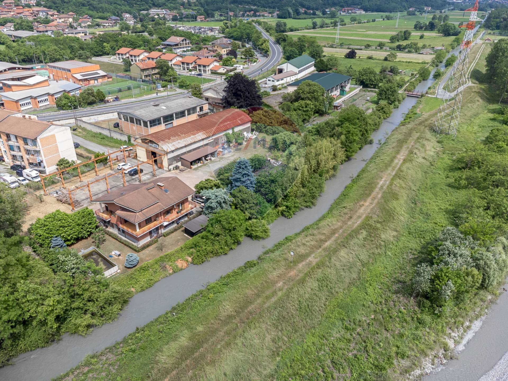 Edificio all\'aperto - Casa semi indipendente via gravè
 
4, Borgone Susa - foto 1