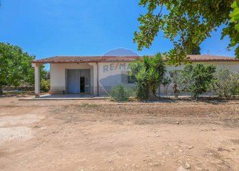 Casa all\'aperto - Casa indipendente Contrada Pellegrino
 
70, Santa Croce Camerina - foto 1