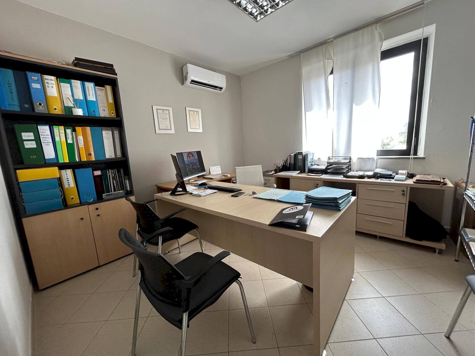 Foto 2 - Ufficio viale sardegna
 
1, Cascina - foto 2