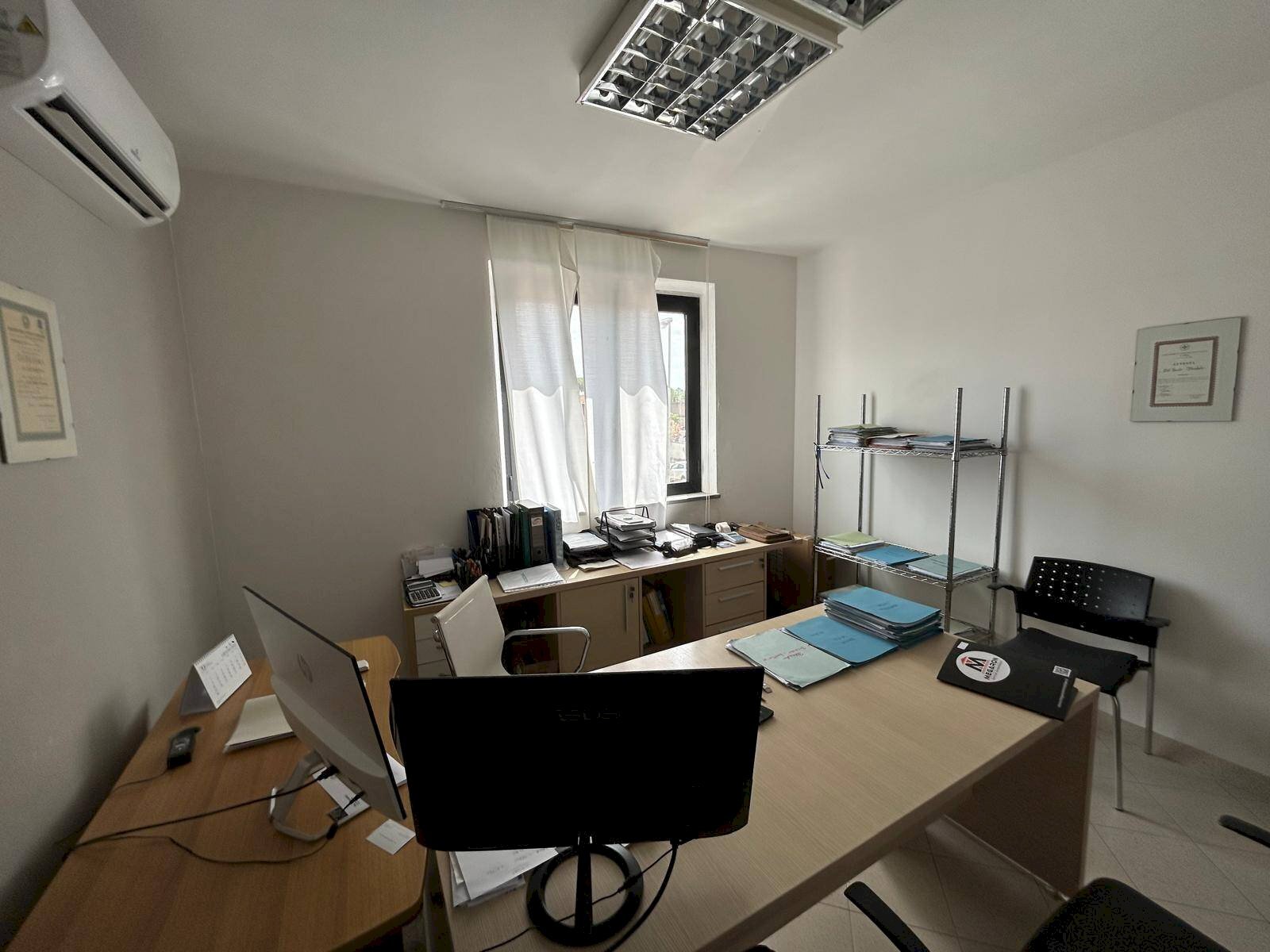 Foto 3 - Ufficio viale sardegna
 
1, Cascina - foto 3