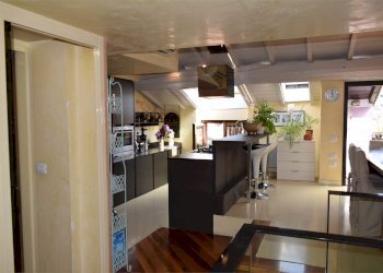 Trilocale - Via Duomo, 10, Verona (zona Centro Storico) - foto 1