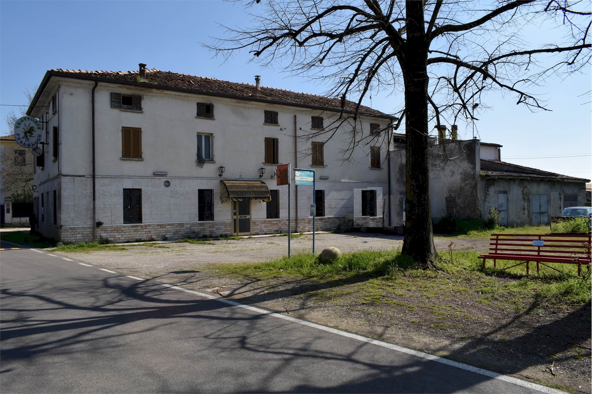 Stable - Palace - Strada Pellalocco, 22, Roverbella - photo 1