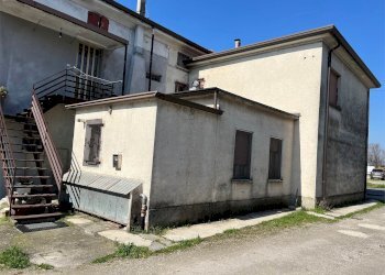 Stabile - Palazzo - Strada Pellalocco, 22, Roverbella - foto 3