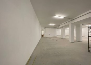 Foto 4 - Box Via Macedonia
 
71, Roma - foto 4