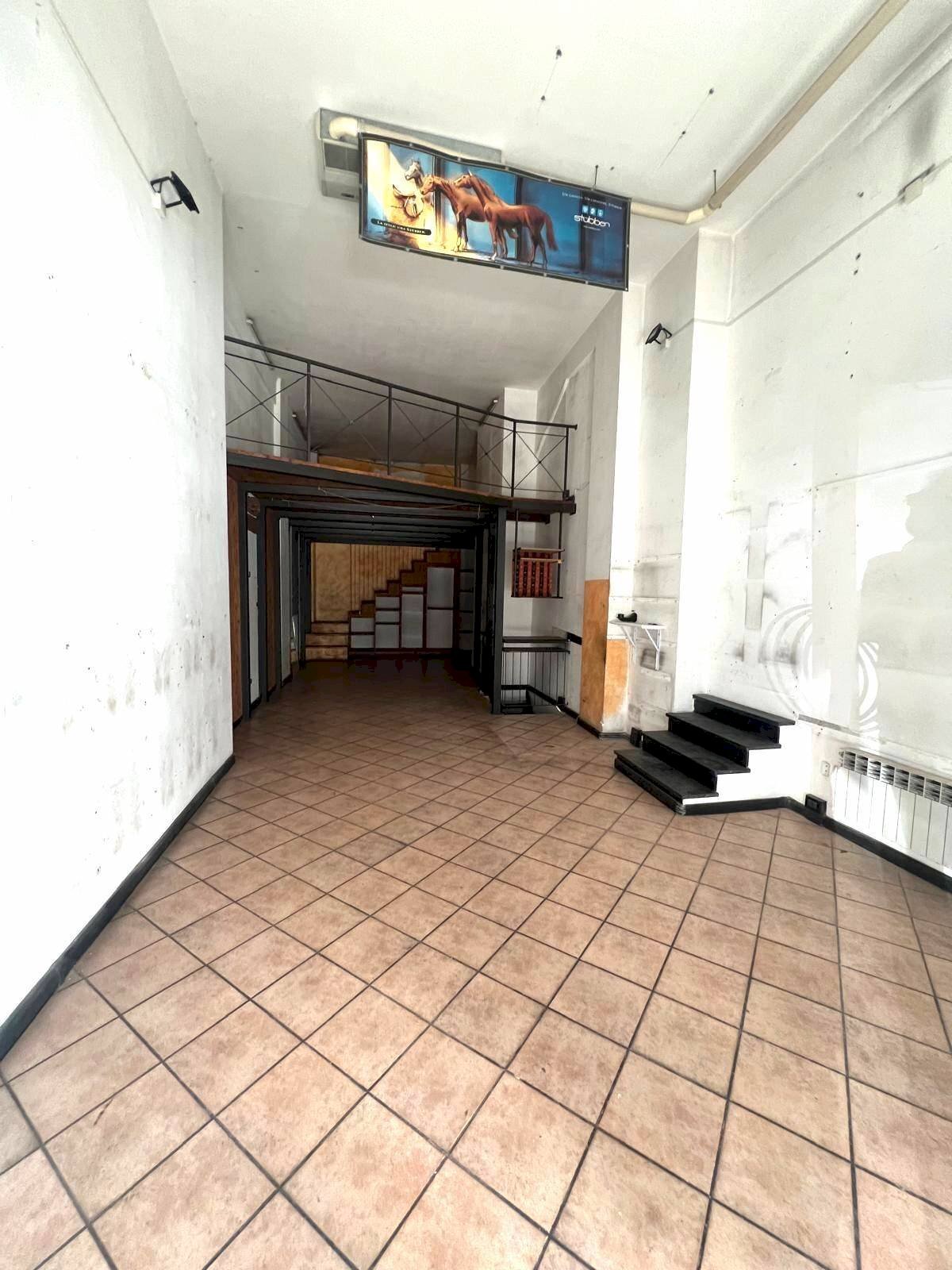 Foto 2 - Attività Commerciale Via Maddaloni
 
34R, Genova - foto 2