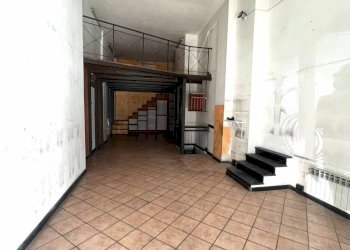 Foto 2 - Attività Commerciale Via Maddaloni
 
34R, Genova - foto 2