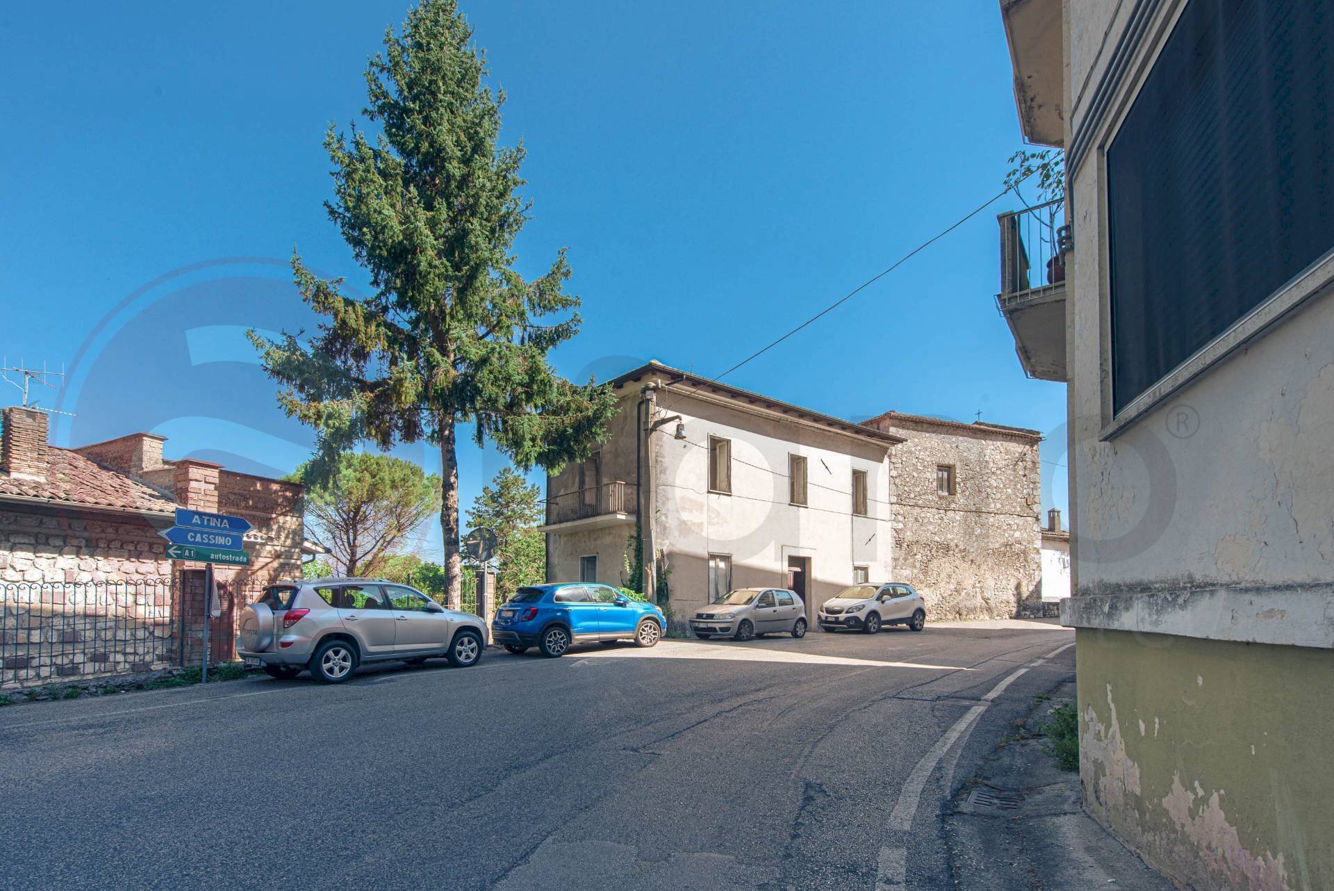 Foto 1 - Stable - Palace Via San Nicola
 
32, Atina - photo 1