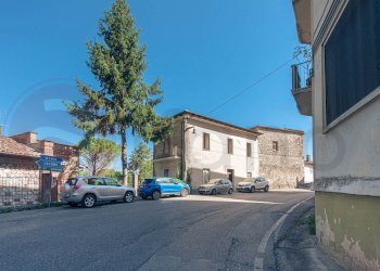 Foto 1 - Stabile - Palazzo Via San Nicola
 
32, Atina - foto 1