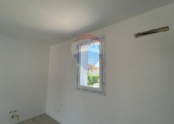 Stanza vuota - Bilocale Via Visconti
 
9, Vanzaghello - foto 5