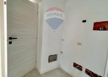 Stanza vuota - Bilocale Via Visconti
 
9, Vanzaghello - foto 8