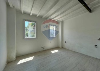 Stanza vuota - Trilocale Via Visconti
 
9, Vanzaghello - foto 2