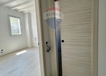 Hall / corridoio - Trilocale Via Visconti
 
9, Vanzaghello - foto 7