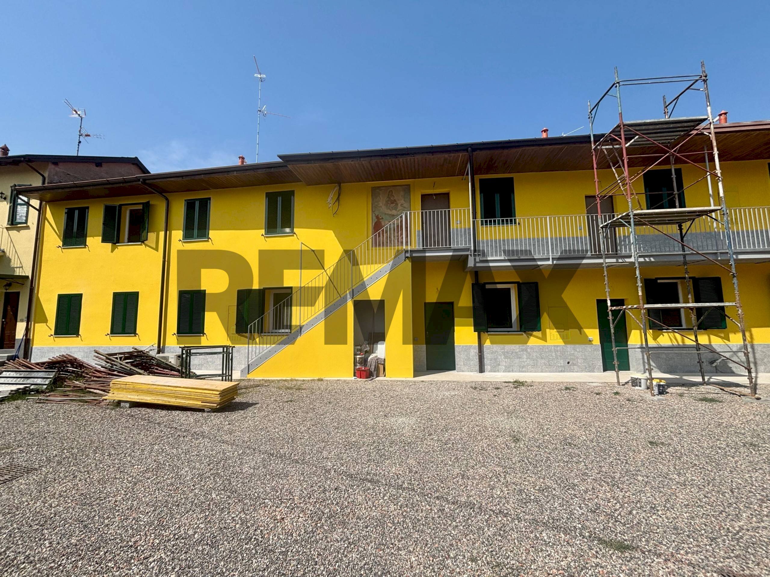 Edificio all\'aperto - Three-room apartment Via Visconti
 
7, Vanzaghello - photo 1