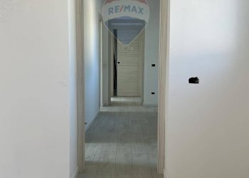 Hall / corridoio - Trilocale Via Visconti
 
9, Vanzaghello - foto 9