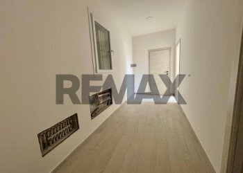 Hall / corridoio - Trilocale Via Visconti
7, Vanzaghello - foto 6