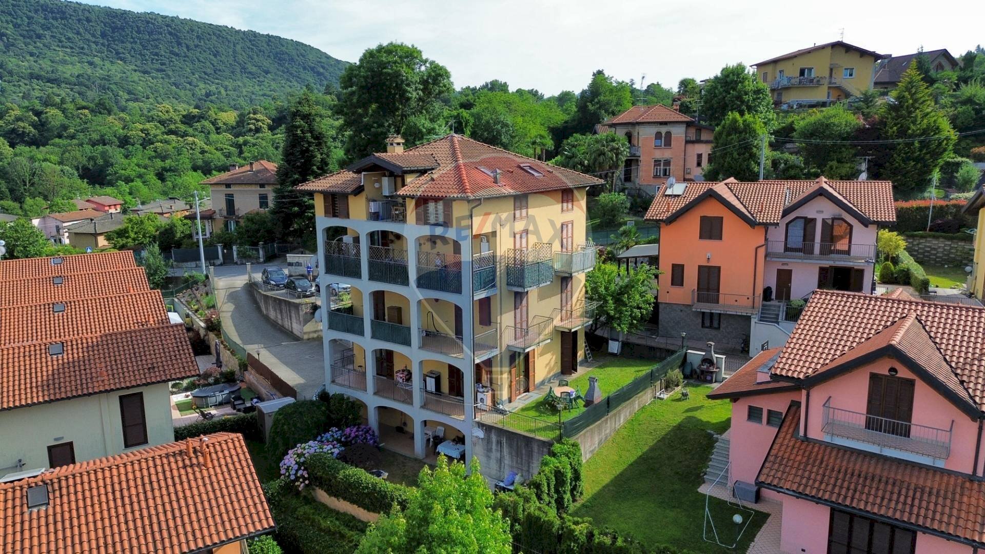 Casa all\'aperto - Villa Bifamiliare Via Provinciale
 
46, Cadegliano-Viconago - foto 1