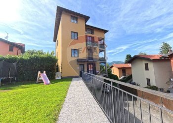 Balcone - Villa Bifamiliare Via Provinciale
 
46, Cadegliano-Viconago - foto 2