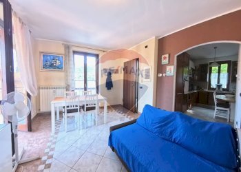 Sala da pranzo - Villa Bifamiliare Via Provinciale
 
46, Cadegliano-Viconago - foto 11