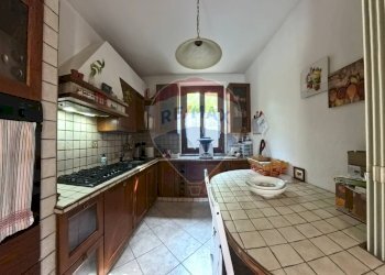 Cucina - Villa Bifamiliare Via Provinciale
 
46, Cadegliano-Viconago - foto 12