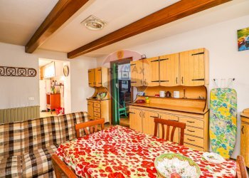 Sala da pranzo - Casa indipendente Via Bonomi
 
19, Brissago-Valtravaglia - foto 5