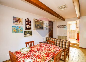 Sala da pranzo - Casa indipendente Via Bonomi
 
19, Brissago-Valtravaglia - foto 6