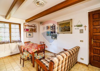 Sala da pranzo - Casa indipendente Via Bonomi
 
19, Brissago-Valtravaglia - foto 7