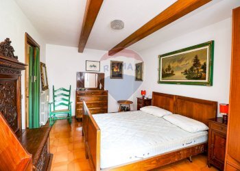 Camera / camera da letto - Casa indipendente Via Bonomi
 
19, Brissago-Valtravaglia - foto 11