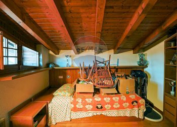 Camera / camera da letto - Casa indipendente Via Bonomi
 
19, Brissago-Valtravaglia - foto 25