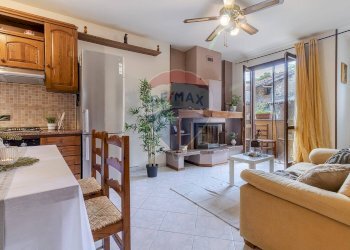 Sala da pranzo - Casa semi indipendente Via del Pozzo
 
3, Cuveglio - foto 1