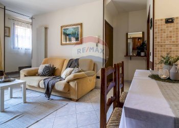 Sala da pranzo - Casa semi indipendente Via del Pozzo
 
3, Cuveglio - foto 5