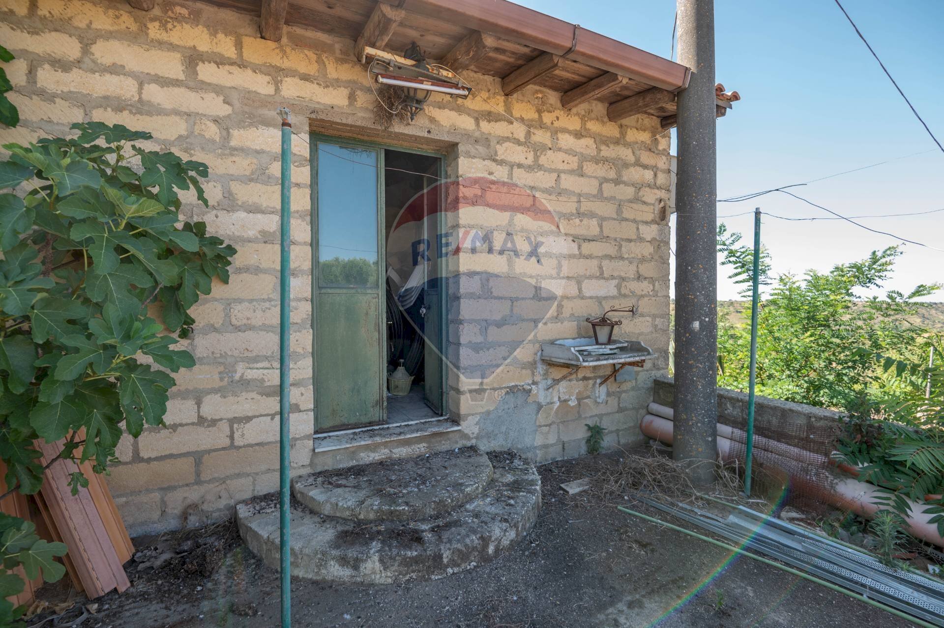 Casa all\'aperto - Casa indipendente Via Giuseppe Garibaldi
 
171, Caltagirone - foto 3