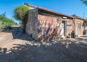 Casa all\'aperto - Casa indipendente Via Giuseppe Garibaldi
 
171, Caltagirone - foto 1