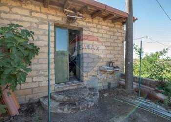 Casa all\'aperto - Casa indipendente Via Giuseppe Garibaldi
 
171, Caltagirone - foto 3