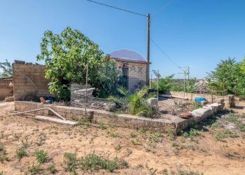 Giardino - Casa indipendente Via Giuseppe Garibaldi
 
171, Caltagirone - foto 16
