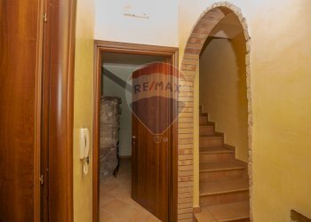 Scale - Casa semi indipendente Via San Giovanni Bosco
 
17/19, Caltagirone - foto 17