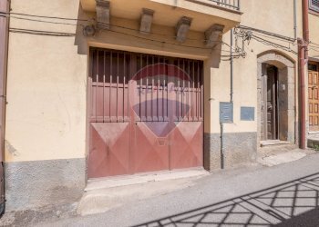 Edificio all\'aperto - Casa semi indipendente Via San Giovanni Bosco
 
17/19, Caltagirone - foto 27