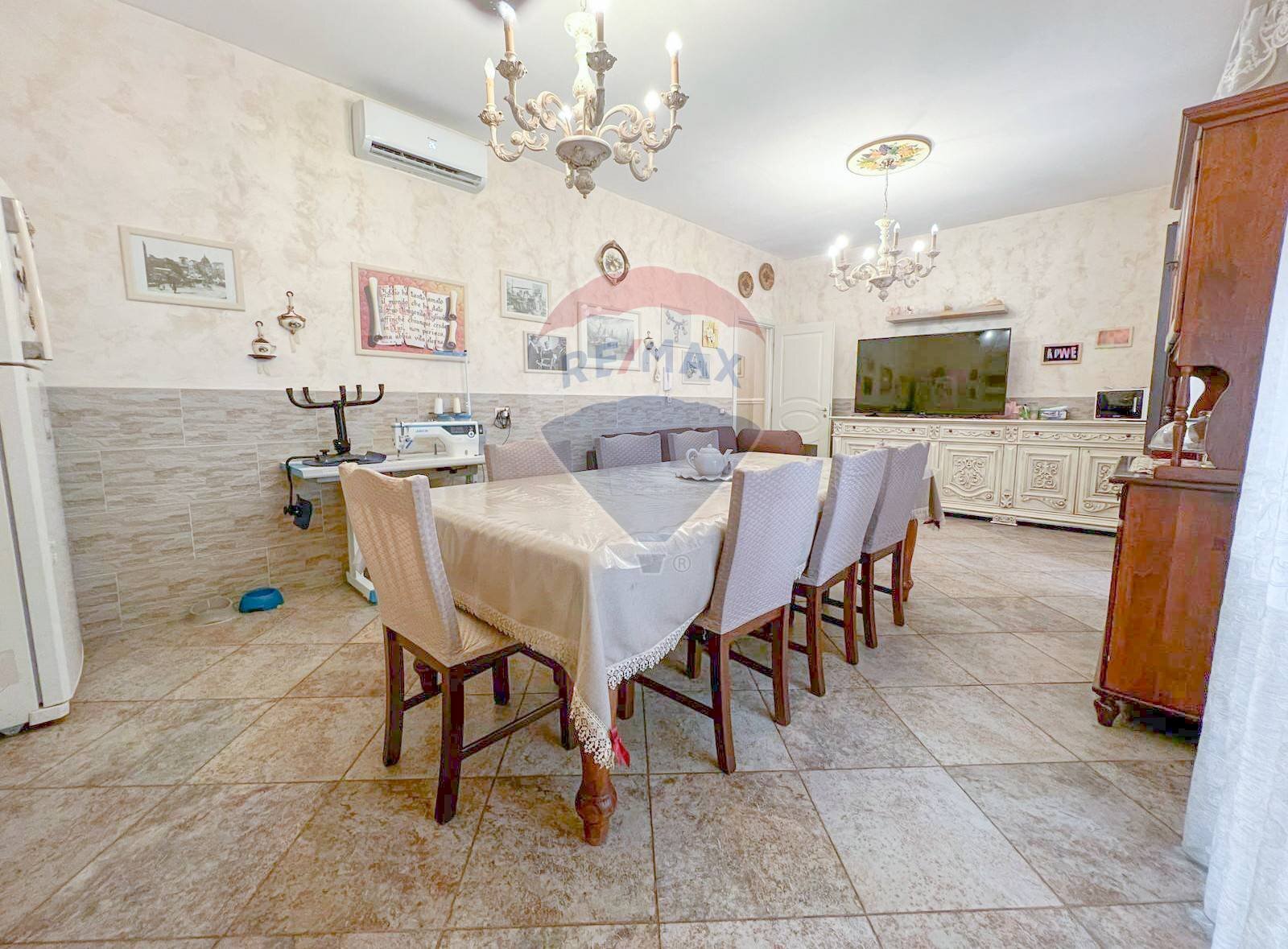 Sala da pranzo - Appartamento Via Alcantara
 
10, Catania - foto 1