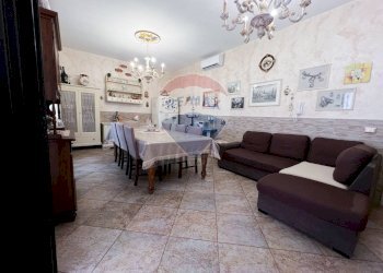 Sala da pranzo - Appartamento Via Alcantara
 
10, Catania - foto 4