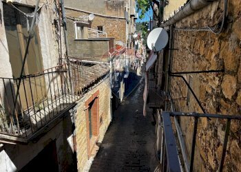 Edificio all\'aperto - Independent house Via Roccabianca
 
21, Piazza Armerina - photo 35