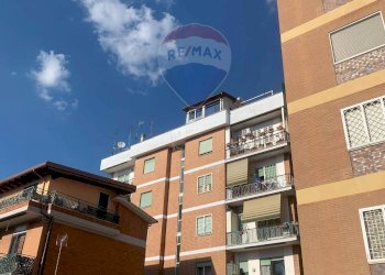 Edificio all\'aperto - Bilocale VIA VINCENZO MONTI
 
38, Guidonia Montecelio - foto 1