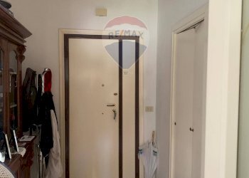 Hall / corridoio - Bilocale VIA VINCENZO MONTI
 
38, Guidonia Montecelio - foto 8